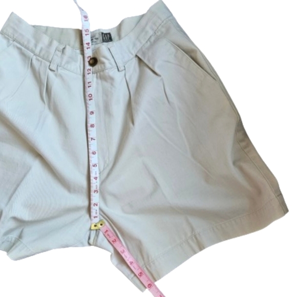 Gap Classic Fit Khaki Off-White/Grey High Waist Shorts 3 Pockets Size 12R - Picture 15 of 15